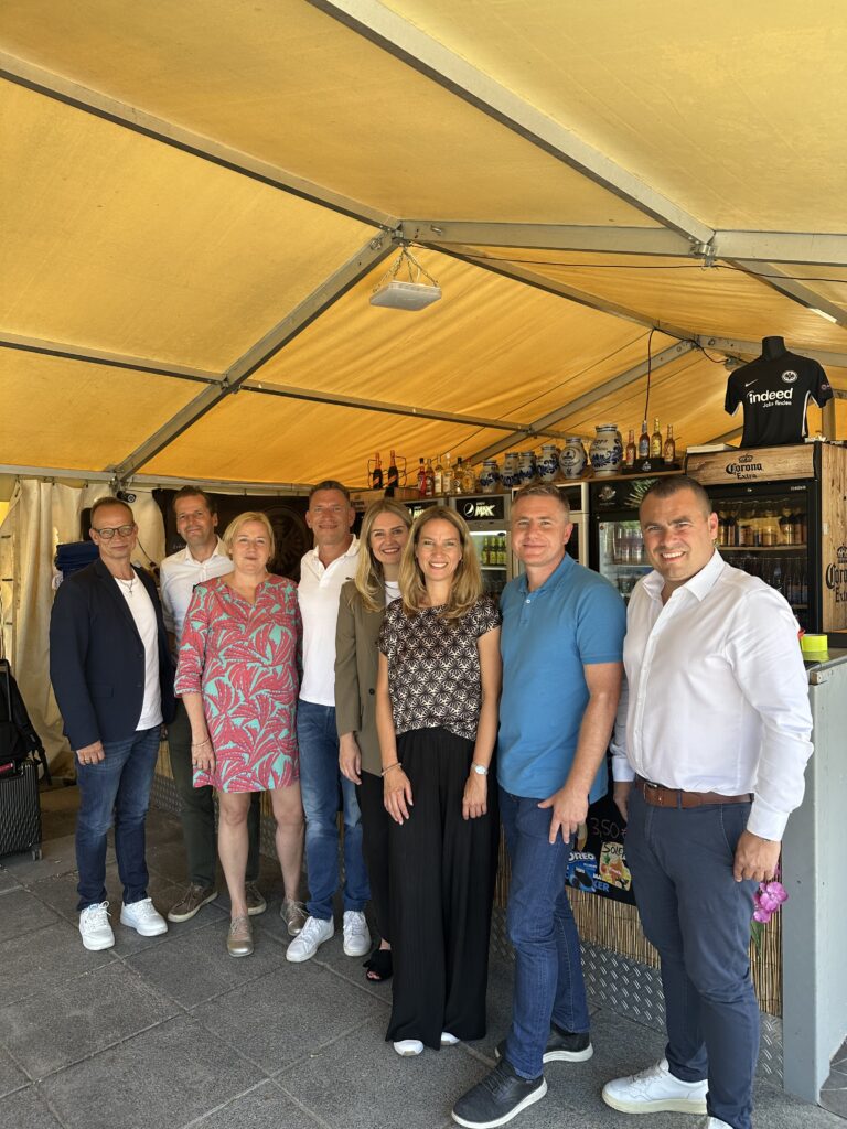 Das B4C Projektteam Mit Beate Zwermann Leitung